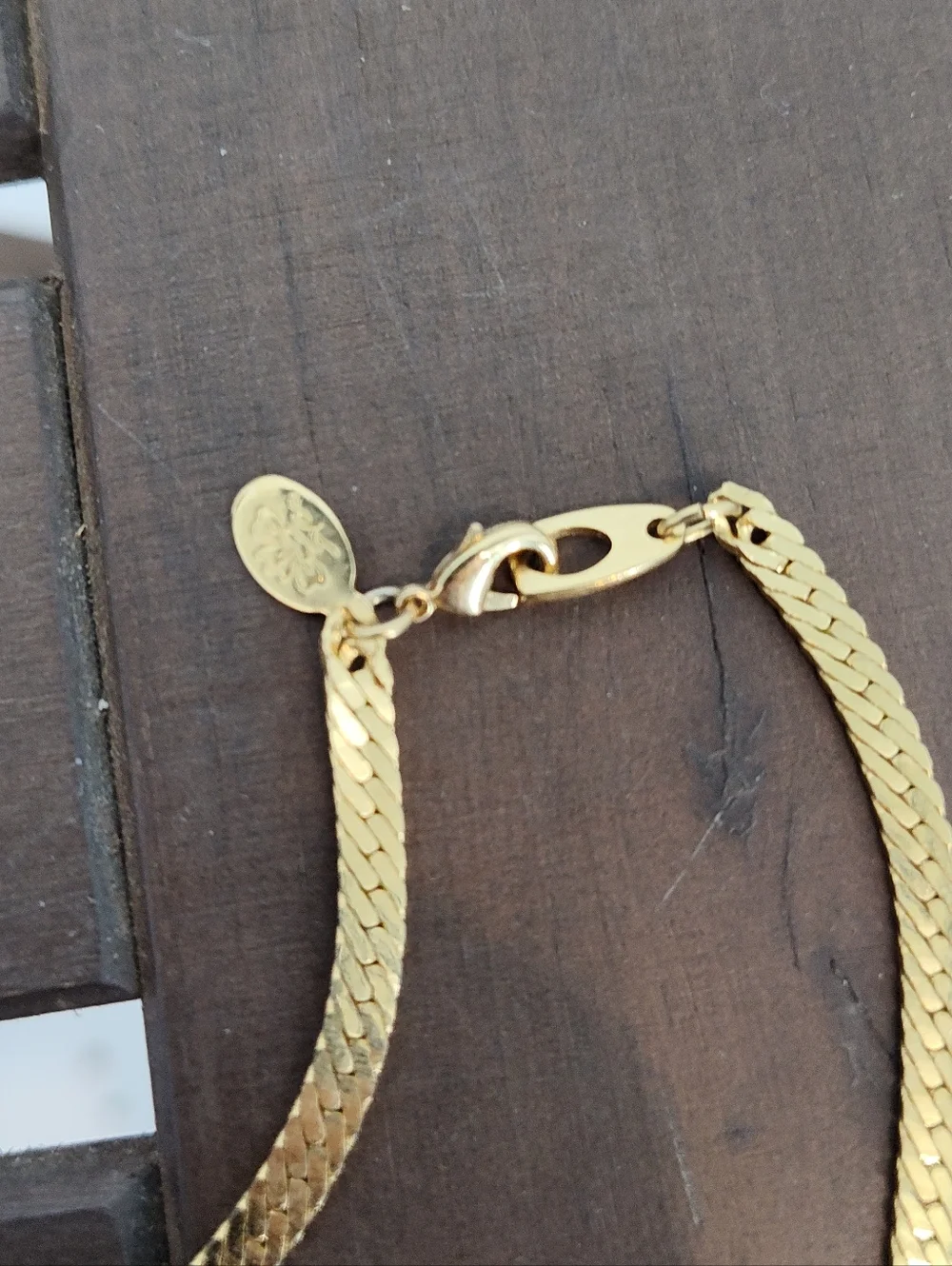 Vintage Avon Classic Gold Tone Herringbone Chain Necklace - Women
